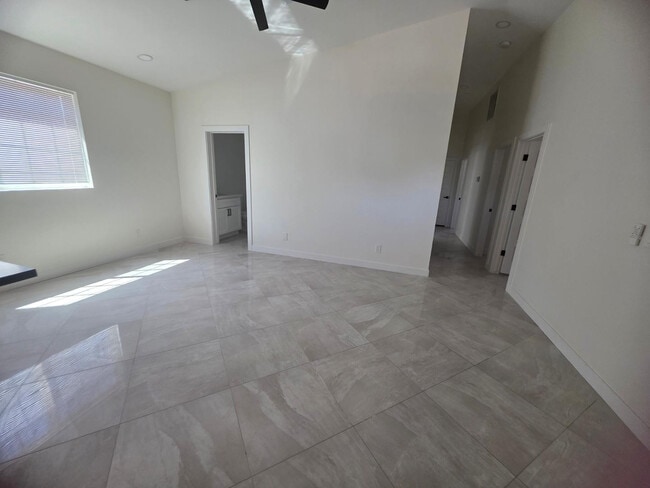 Photo - 13736 W Maryland Ave