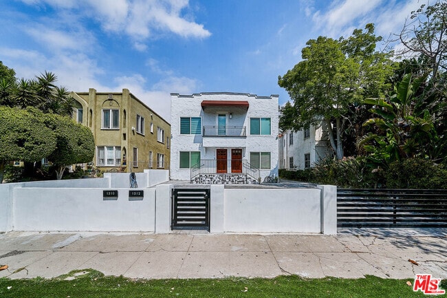 Building Photo - 1310 S Rimpau Blvd Rental