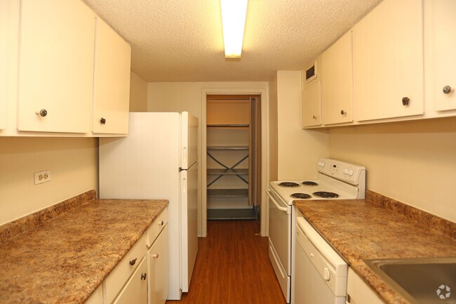 2HAB, 2BA - 1,045 ft²