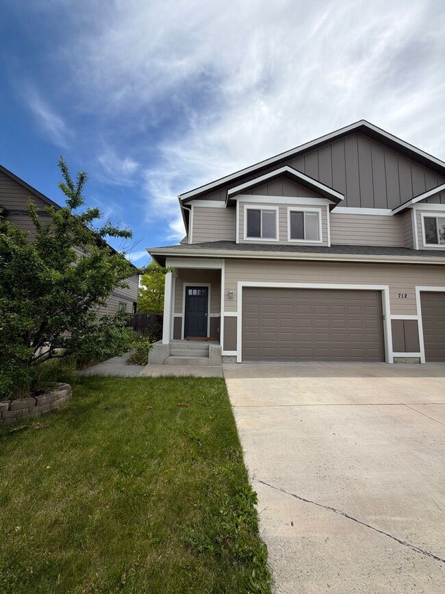 Building Photo - 712 Forestglen Dr Unit 712 Forest Glen Drive  A