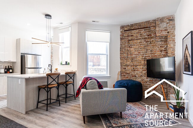 Photo - 2743 W Division St Unit 2R