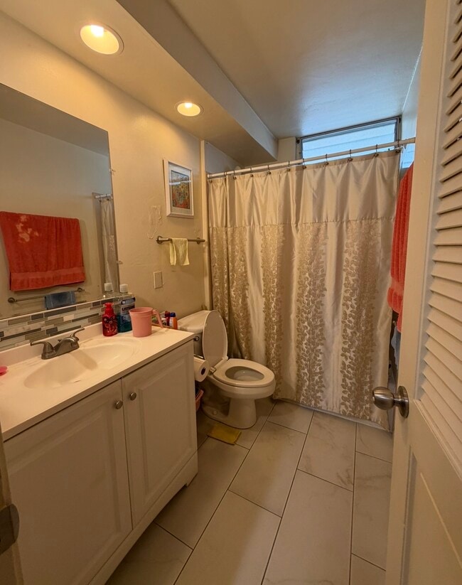 Photo - 1911 Kalakaua Ave Unit 307