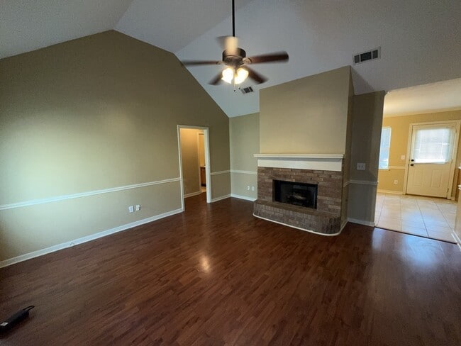 Photo - 1905 Christine Dr