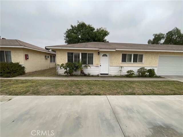 Photo - 8644 Watson St