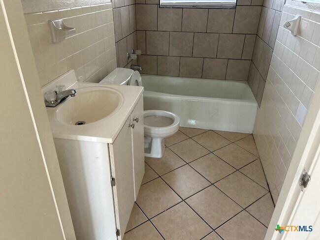 Photo - 804 Jefferis Ave