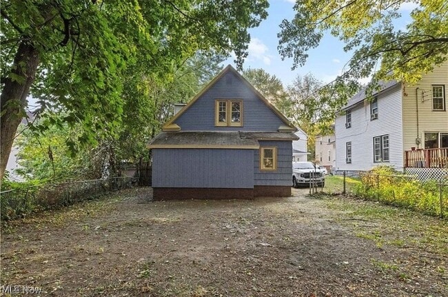 Photo - 374 Gibbs Pl