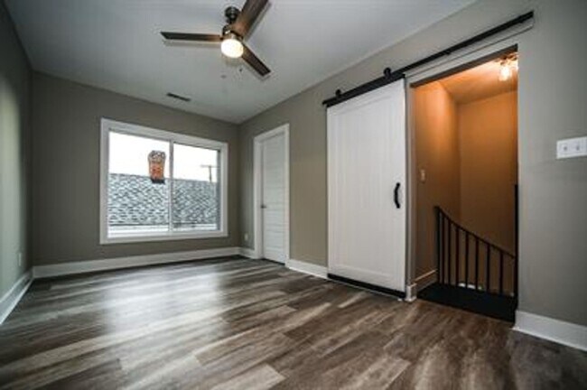 Photo - 625 Barret Ave