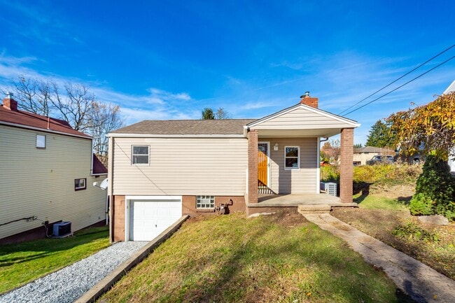 Photo - Gorgeous 2 bedroom house in West Mifflin available July 1!