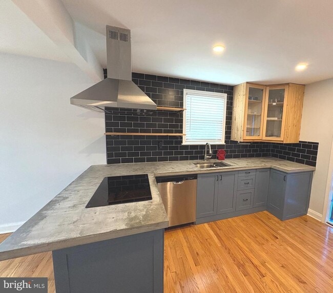 Photo - 1708 Hall Ave