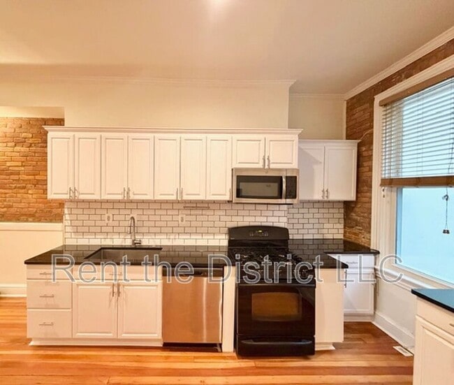 Photo - 1532 Kingman Pl NW