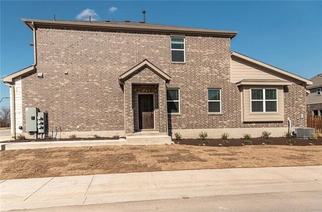 Beautiful townhome/condo located in Pfluge... - Beautiful townhome/condo located in Pfluge...
