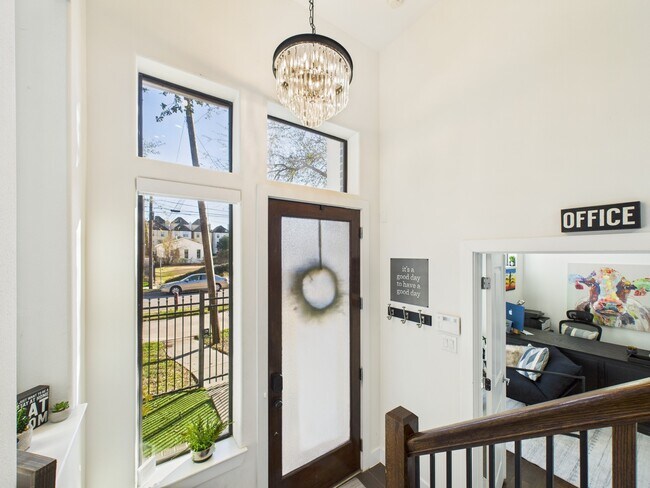 Photo - 1404 Spring St