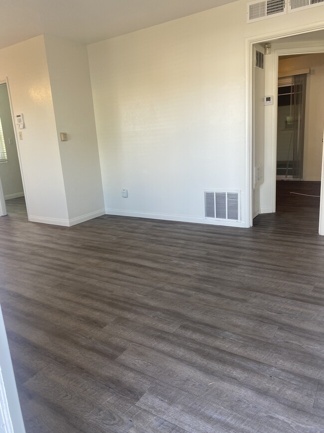 Photo - 309 Griffiths St