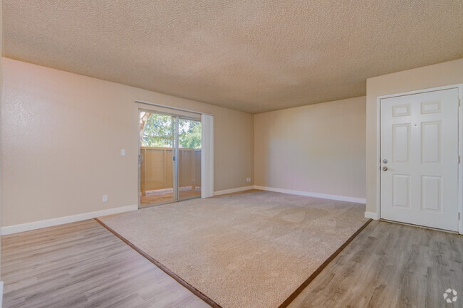 2BR, 1BA - 860 SF - Living Room