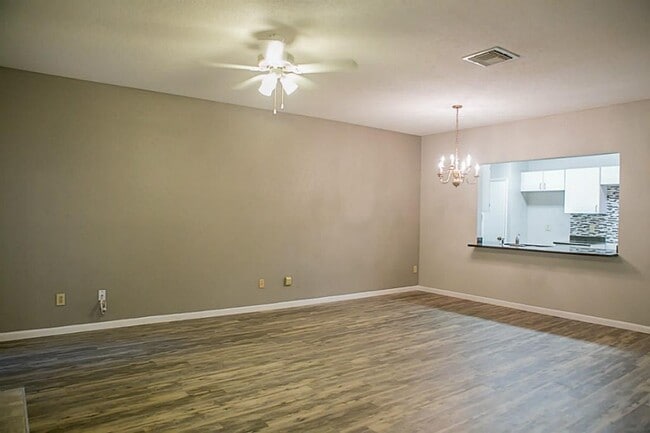 Building Photo - 6000 Reims Rd Unit 4105