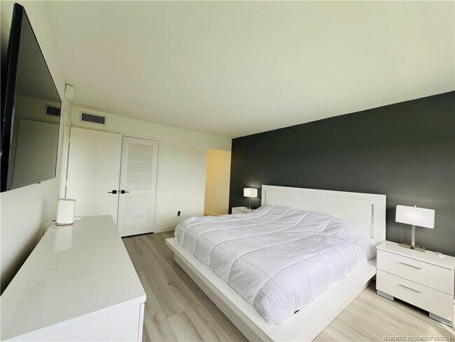 Photo - 10044 S Ocean Dr Unit 205