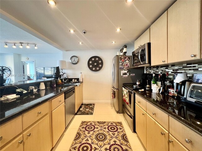 Photo - 7601 E Treasure Dr Unidad 1817