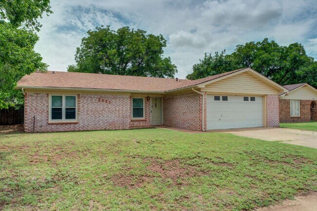Building Photo - South Lubbock 4 bedroom 2 bath home