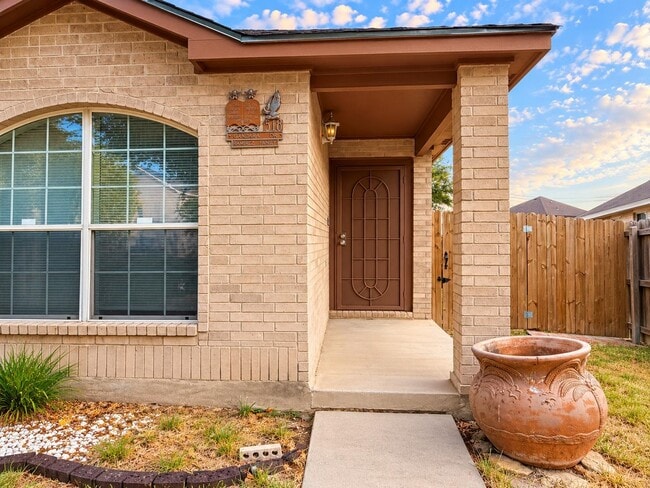 518 Gandara Dr