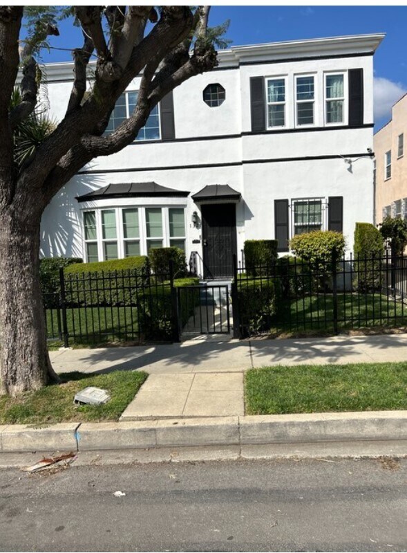 Photo - 1327 N Alta Vista Blvd