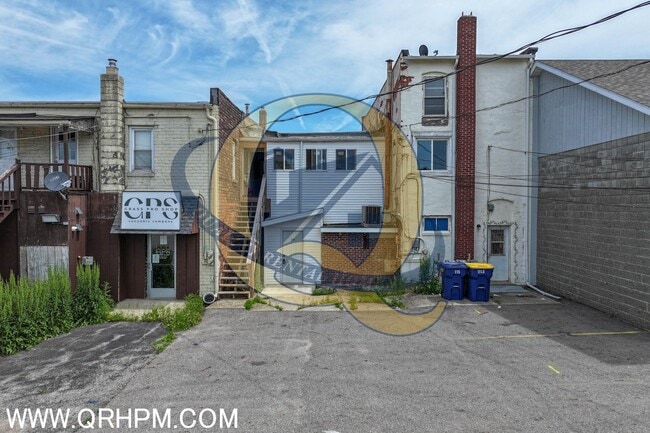Building Photo - 111 N Shiawassee St Unit 111 1/2 N. Shiawassee St. - Upper