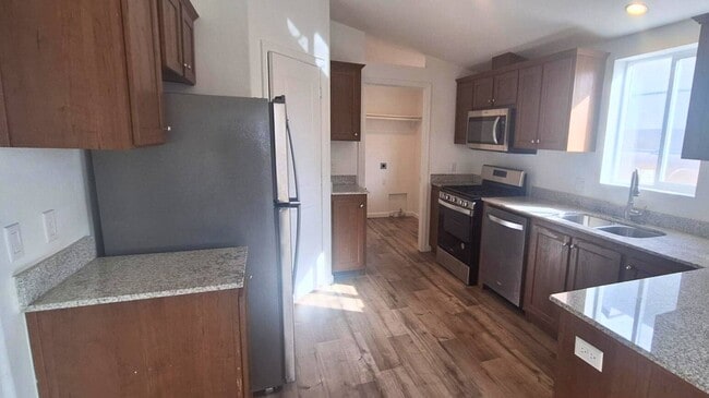 Building Photo - 543 N Lamb Blvd