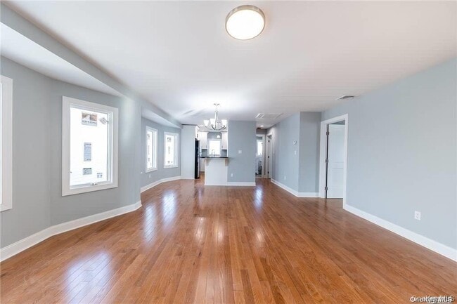 Photo - 237 W Market St Unidad lower