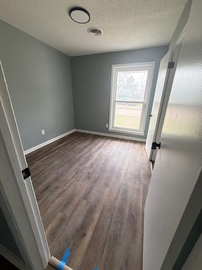 Photo - 150 Tisdale St