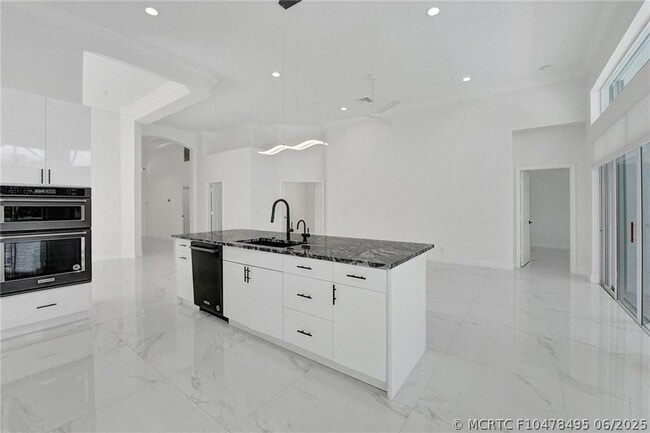 Photo - 7867 Monarch Ct