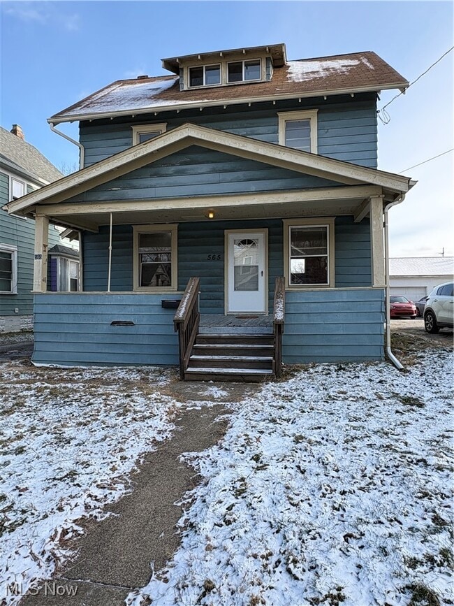 Building Photo - 565 Brown St