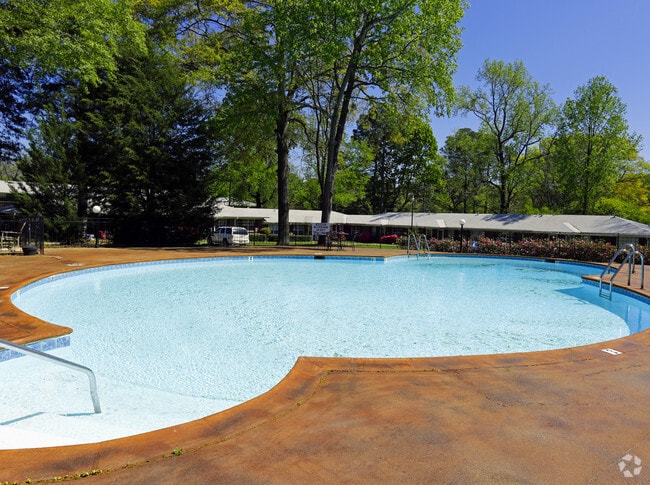 ¡Piscina estilo centro turístico!