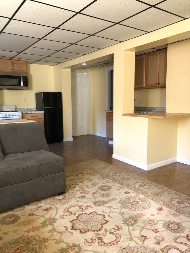 138 Perkins St Apartment For Rent in Bristol, CT