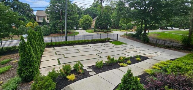 Photo - 2110 E Roxboro Rd NE