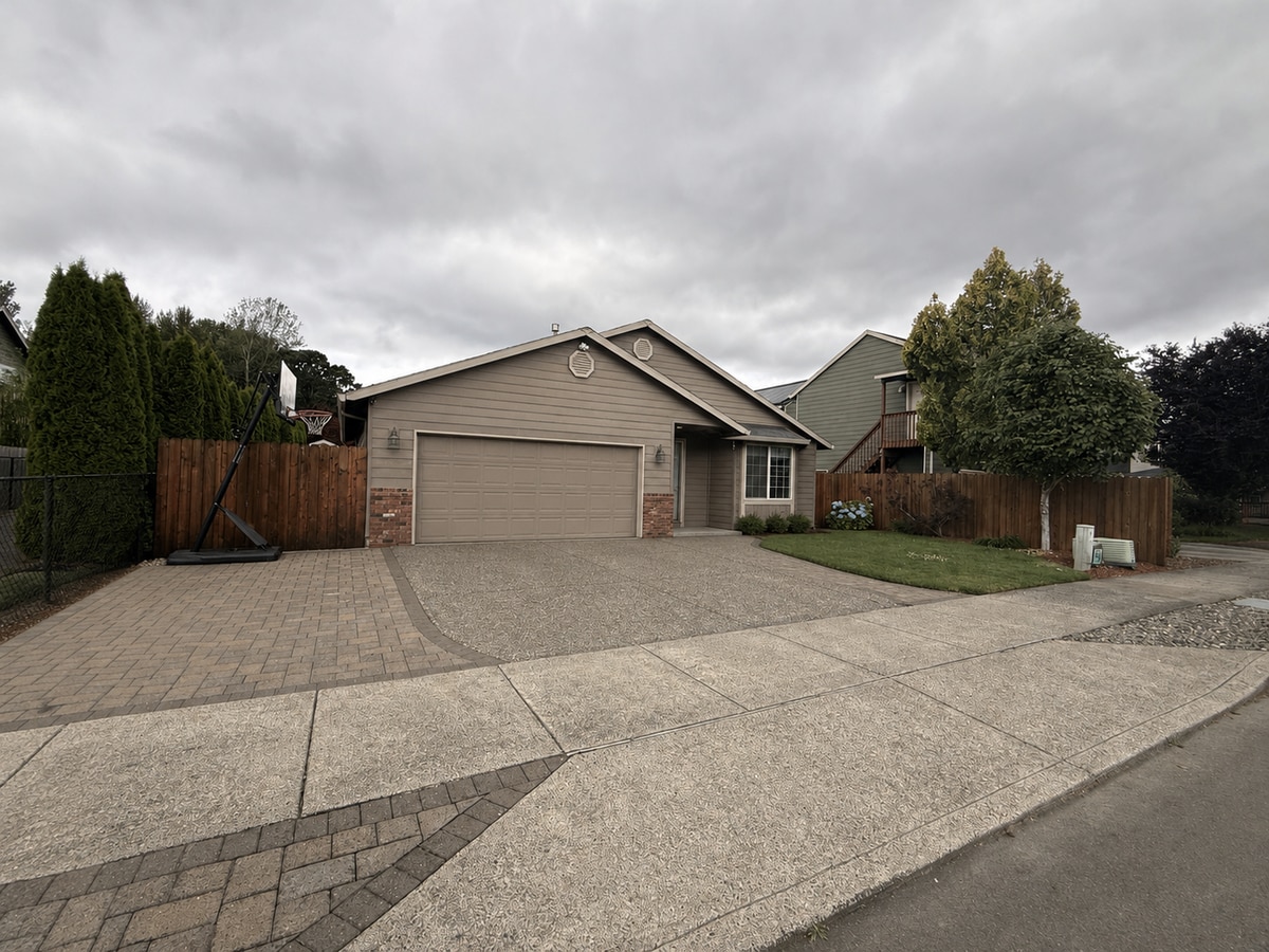 Photo - CLASSIC CLACKAMAS