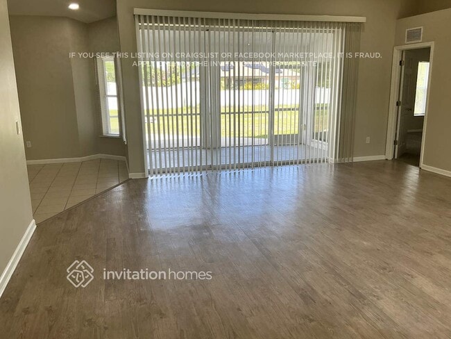 Photo - 3253 Gilbert St