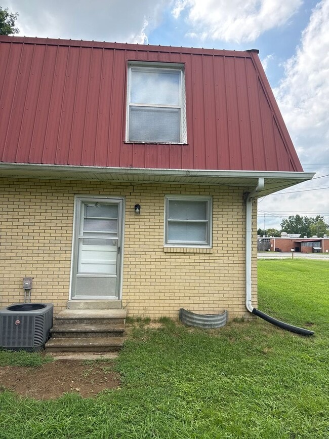 Photo - 523A Dawson Ln