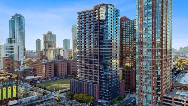 Building Photo - 389 Washington St Unit 15E Rental
