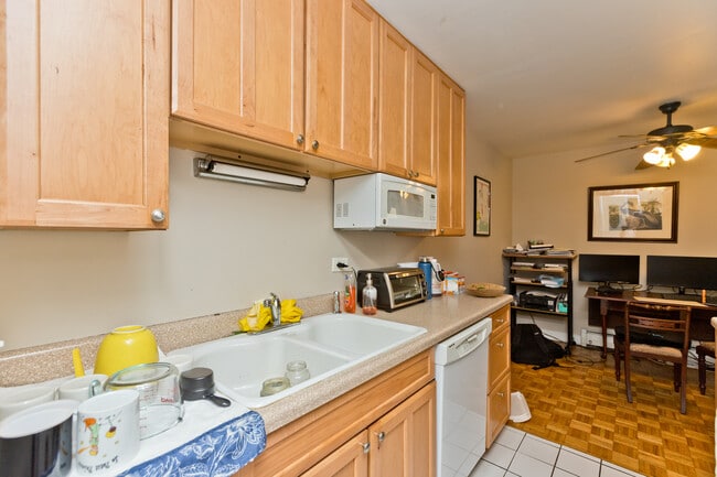 Photo - 420 W Aldine Ave