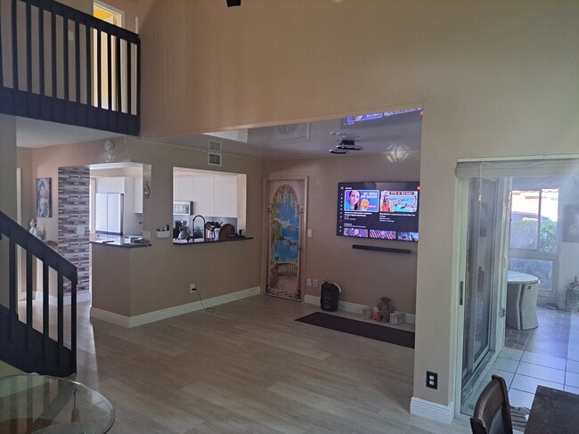 Photo - 1077 SE 6th Ave