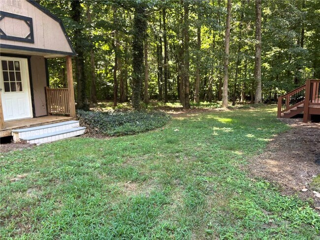 Photo - 674 Clarke Trail