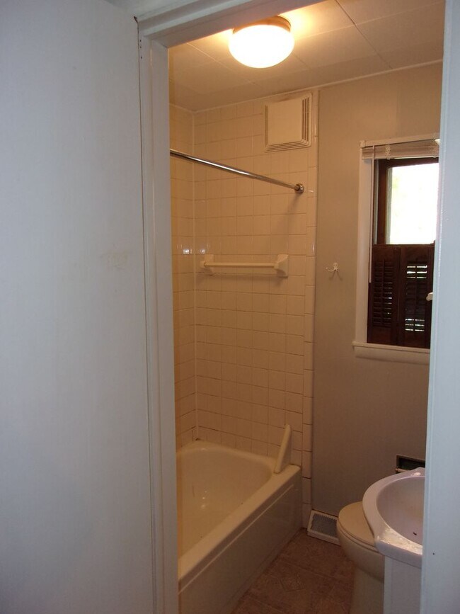 Photo - PRELEASING for AUGUST! Close to Campus