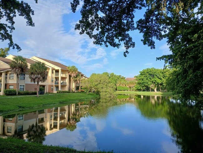 Building Photo - 9999 Summerbreeze Dr Unit 1005 Rental