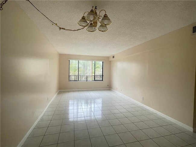 Photo - 11477 NW 39th Ct Condominio Unidad 205