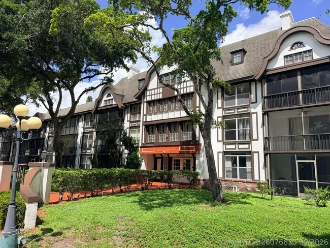 3740 Inverrary Dr Unit 2Y
