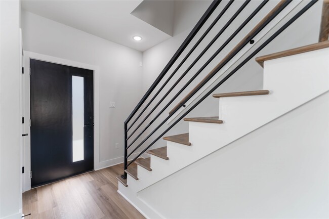 Photo - 6909 S Hall St