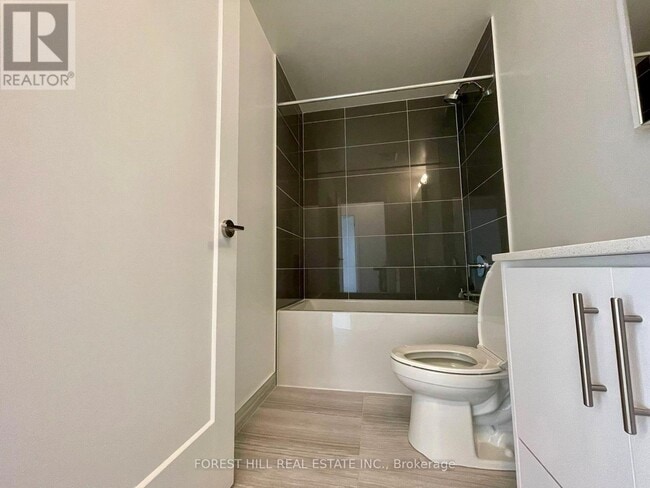 Photo - 105 Oneida Crescent Unit 705