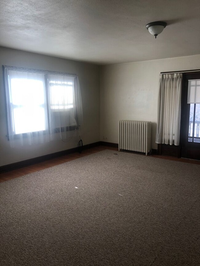 Photo - MOVE IN SPECIAL!