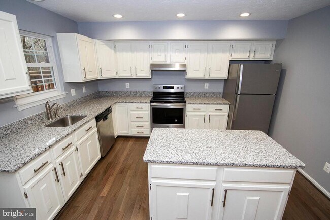 Photo - 9432 Loch Leven Ct