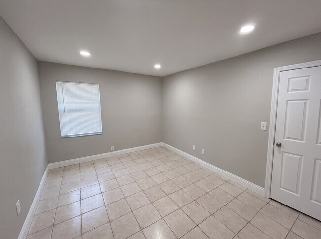 Photo - 500 NE 135th St