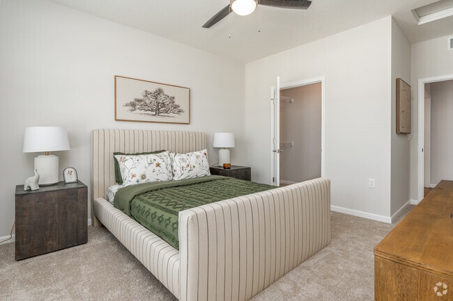 1BR, 1BA - 797SF - Bedroom